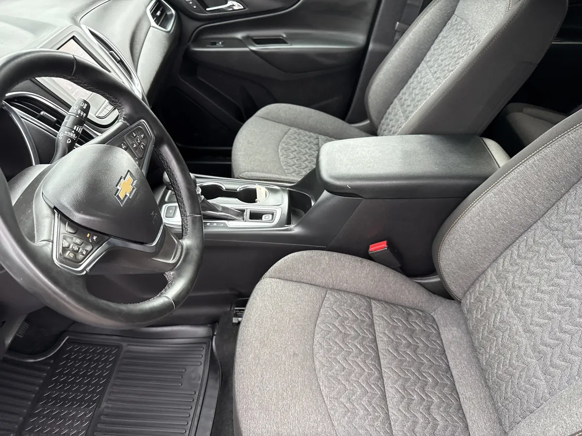 2024 Chevrolet Equinox LT thumbnail 12