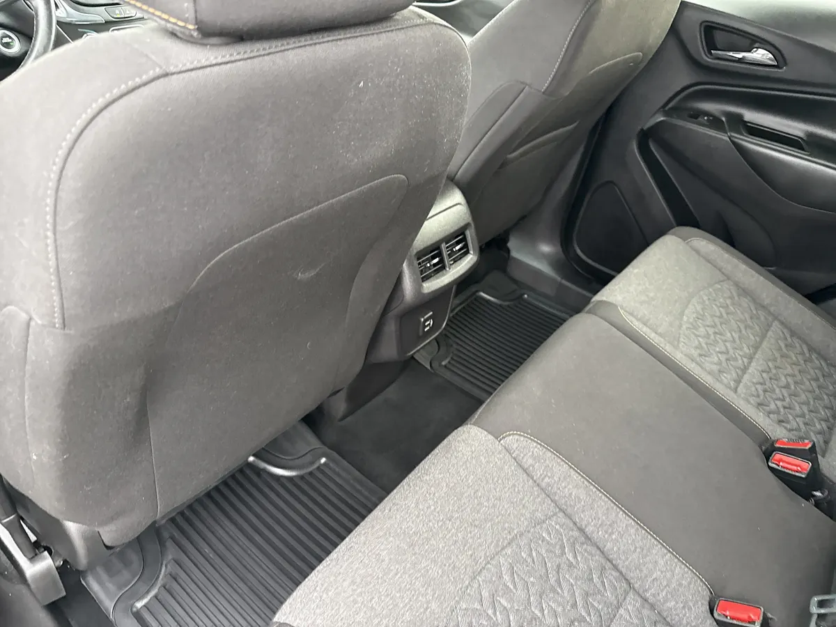 2024 Chevrolet Equinox LT thumbnail 19
