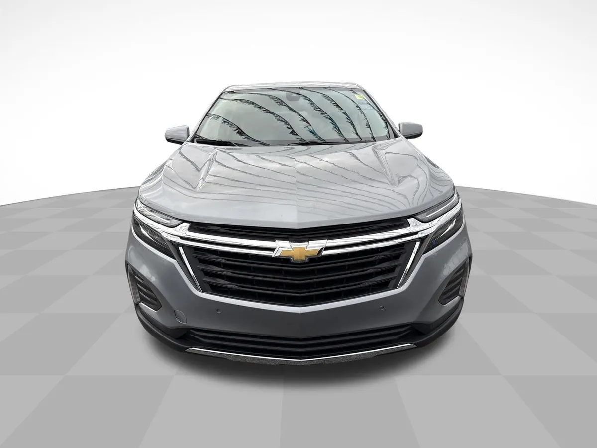 2024 Chevrolet Equinox LT thumbnail 2
