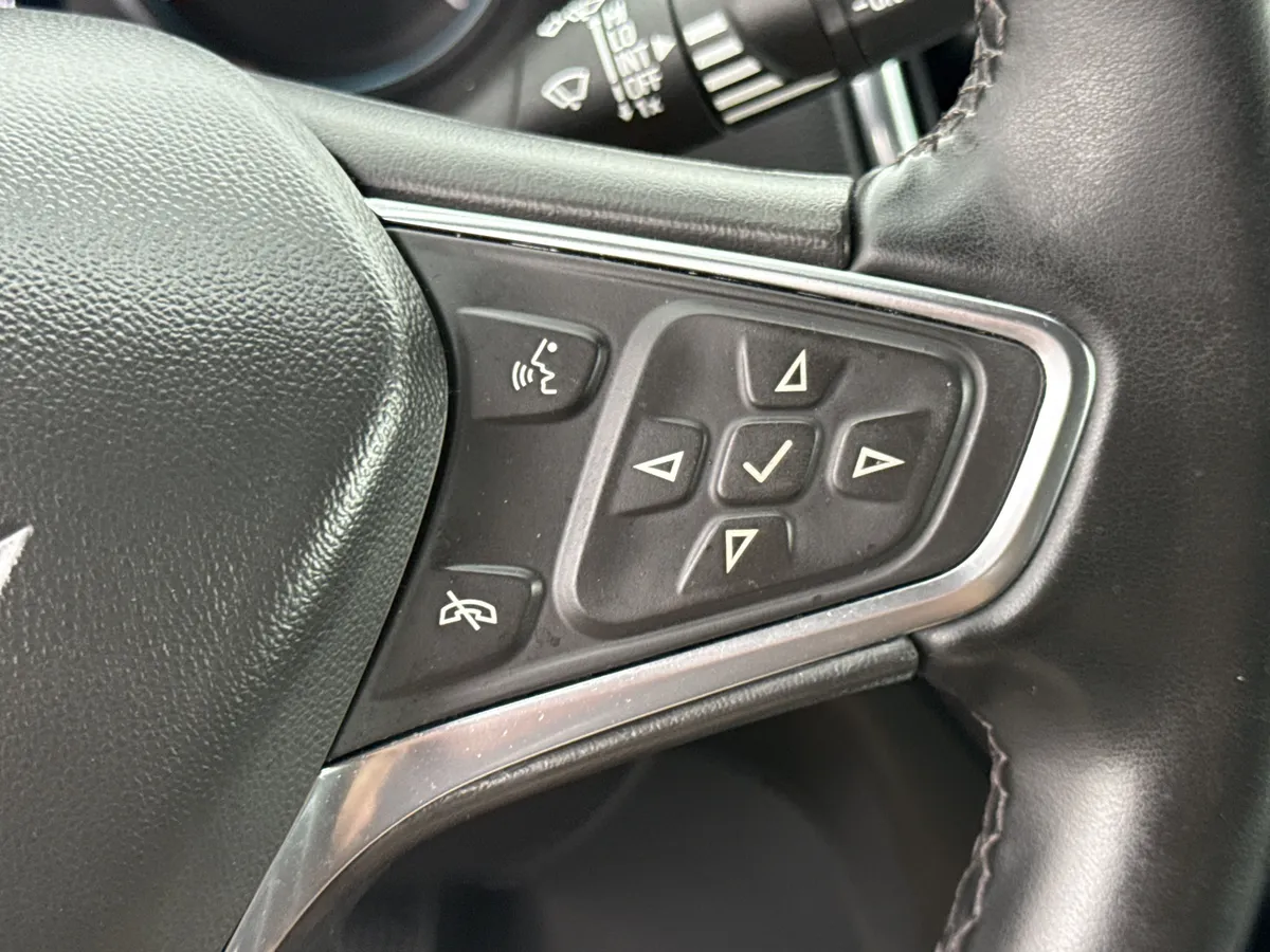 2024 Chevrolet Equinox LT thumbnail 23