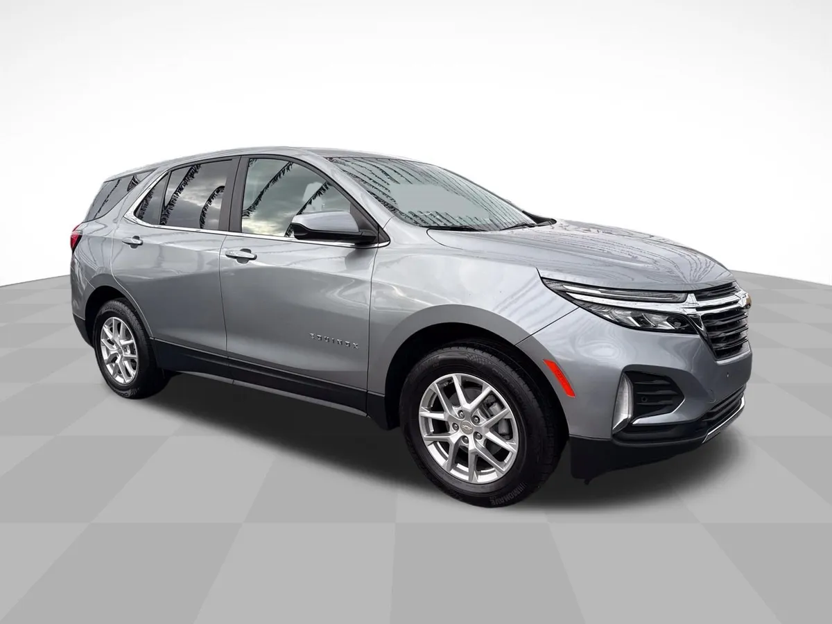 2024 Chevrolet Equinox LT thumbnail 3