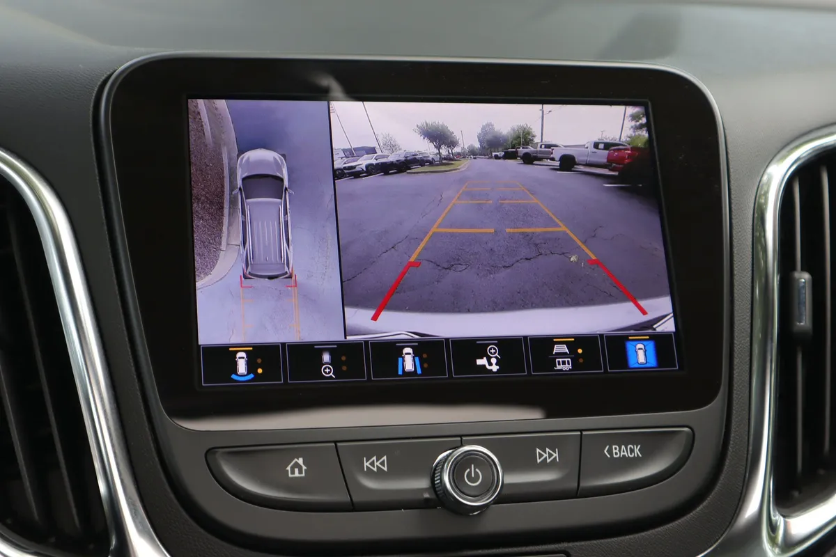 2024 Chevrolet Equinox LT thumbnail 13
