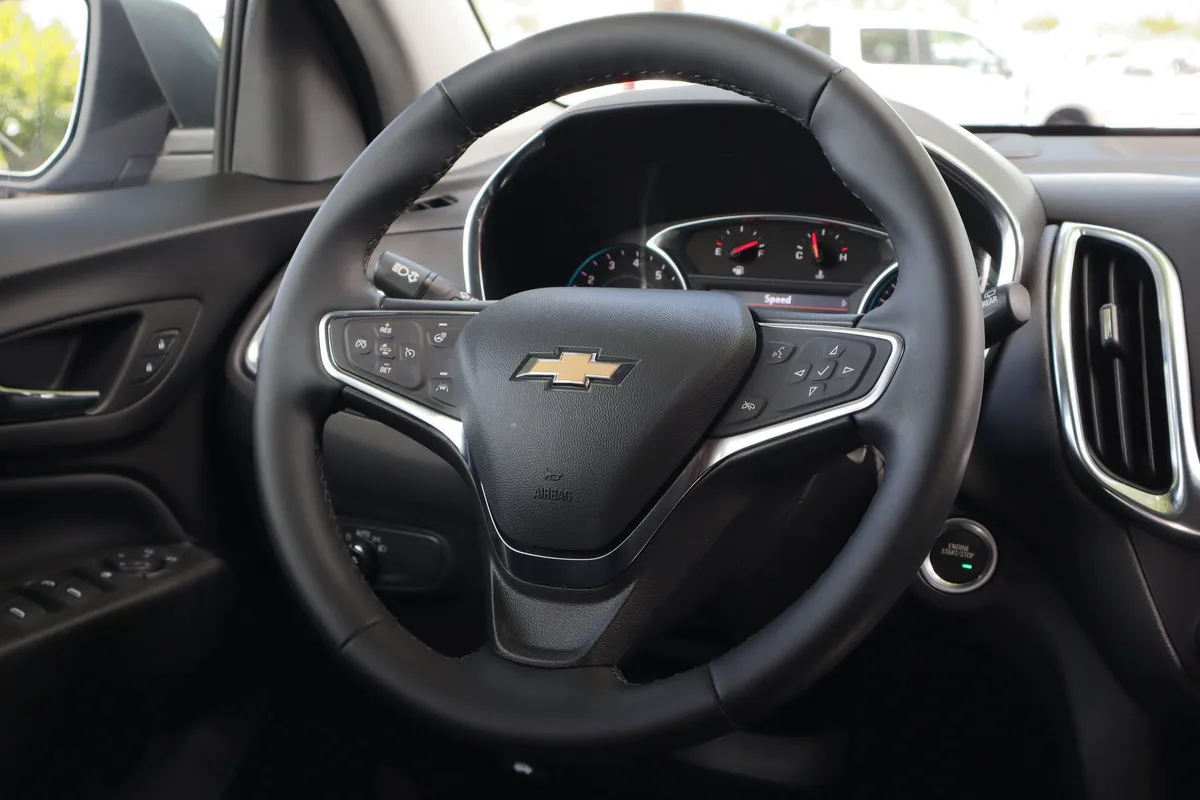 2024 Chevrolet Equinox LT thumbnail 17