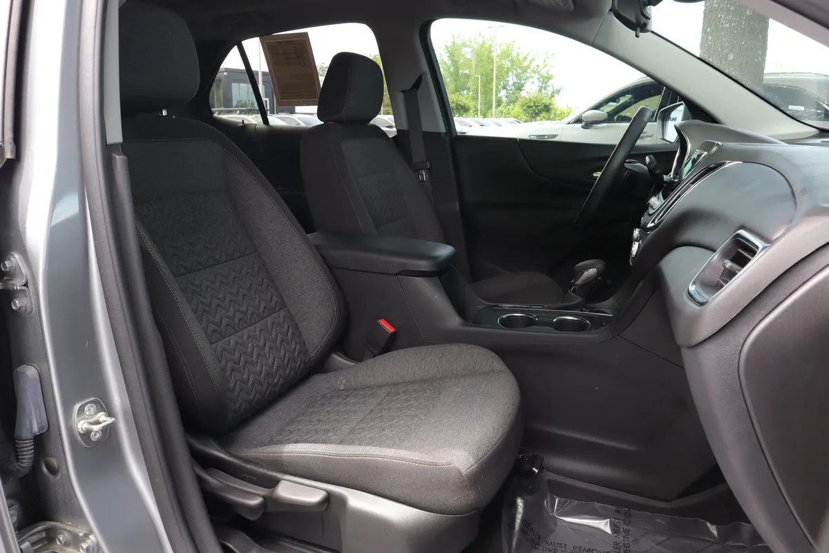 2024 Chevrolet Equinox LT thumbnail 26