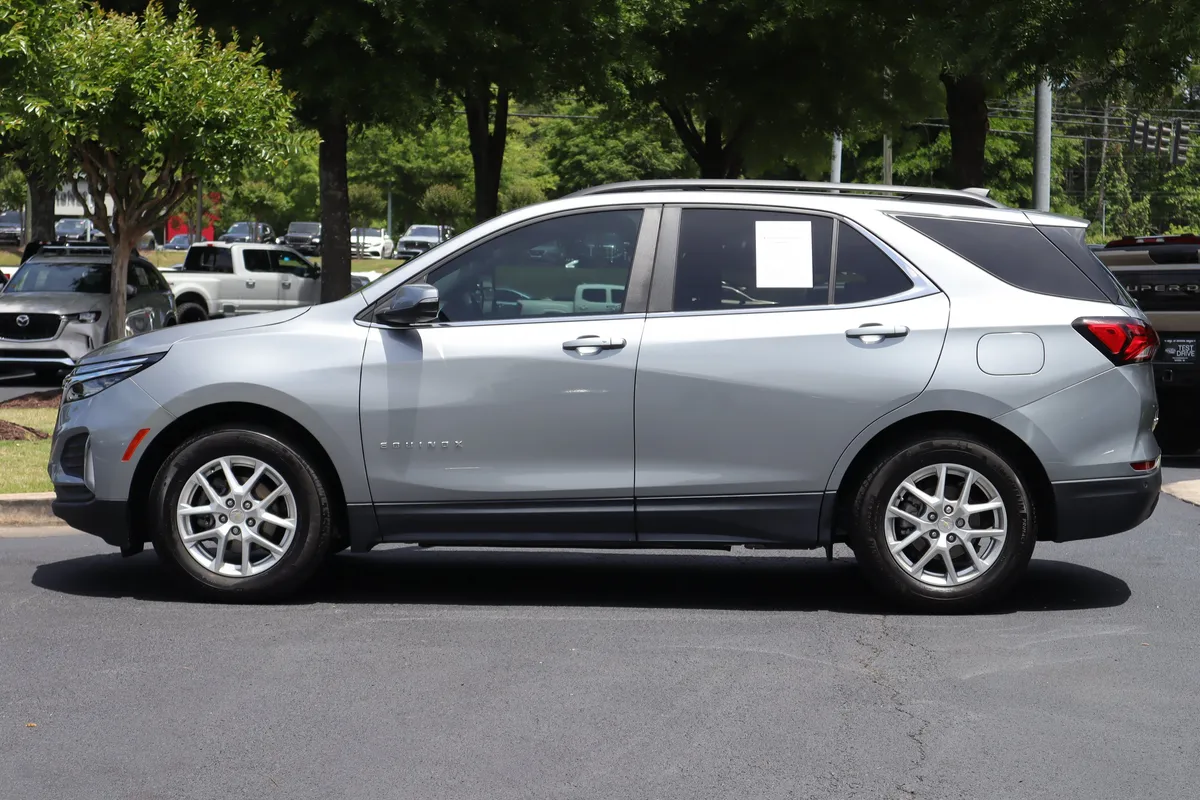 2024 Chevrolet Equinox LT thumbnail 4