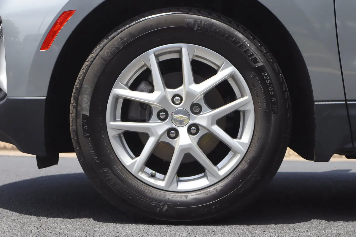 2024 Chevrolet Equinox LT thumbnail 5