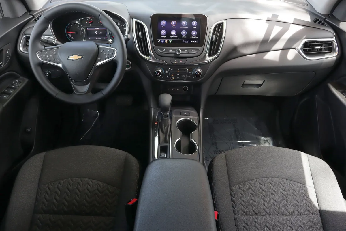 2024 Chevrolet Equinox LT thumbnail 6