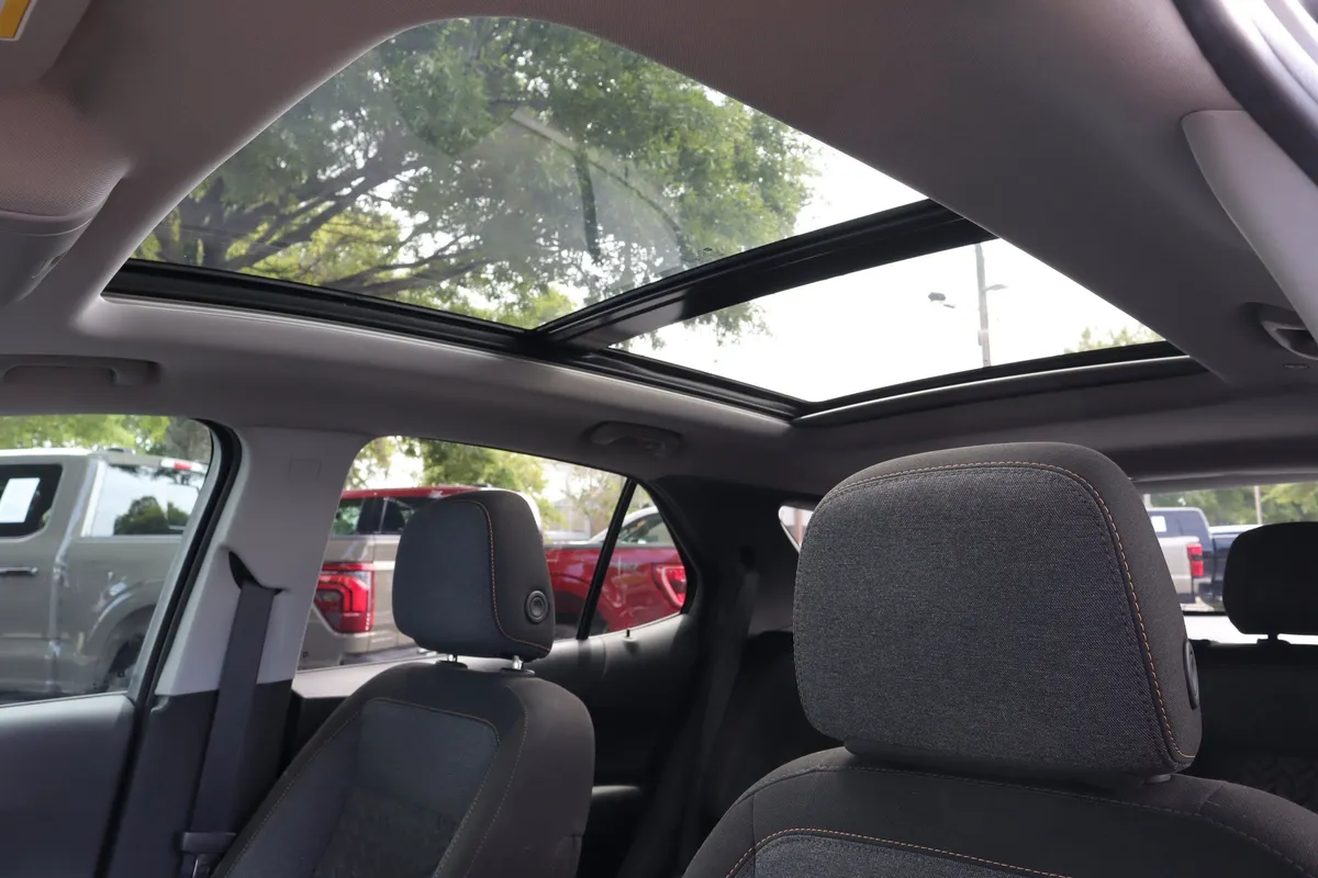 2024 Chevrolet Equinox LT thumbnail 7