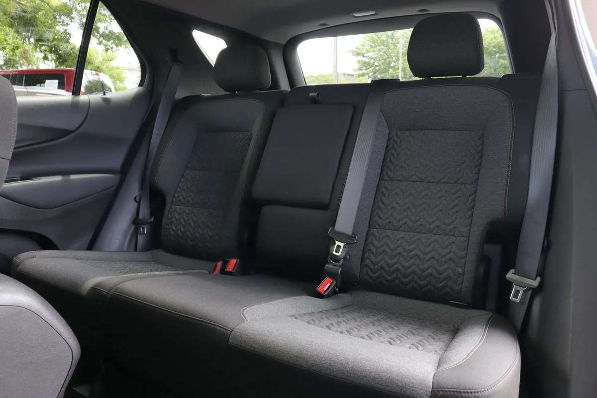 2024 Chevrolet Equinox LT thumbnail 9