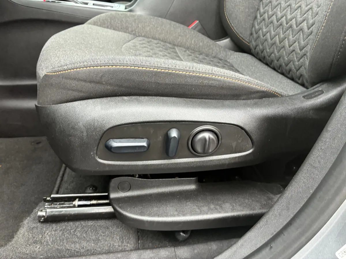 2024 Chevrolet Equinox LT thumbnail 25