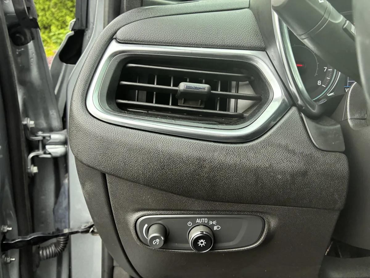2024 Chevrolet Equinox LT thumbnail 26