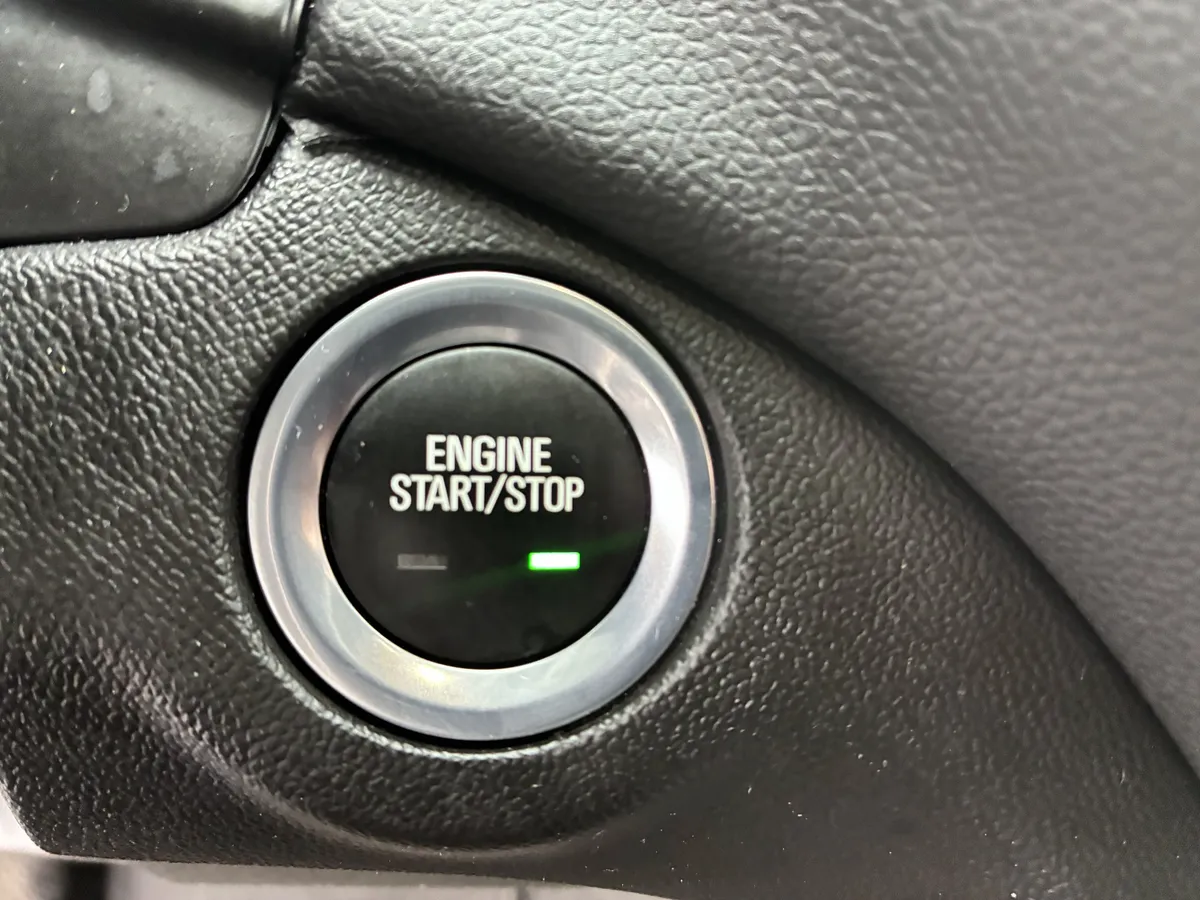 2024 Chevrolet Equinox LT thumbnail 31