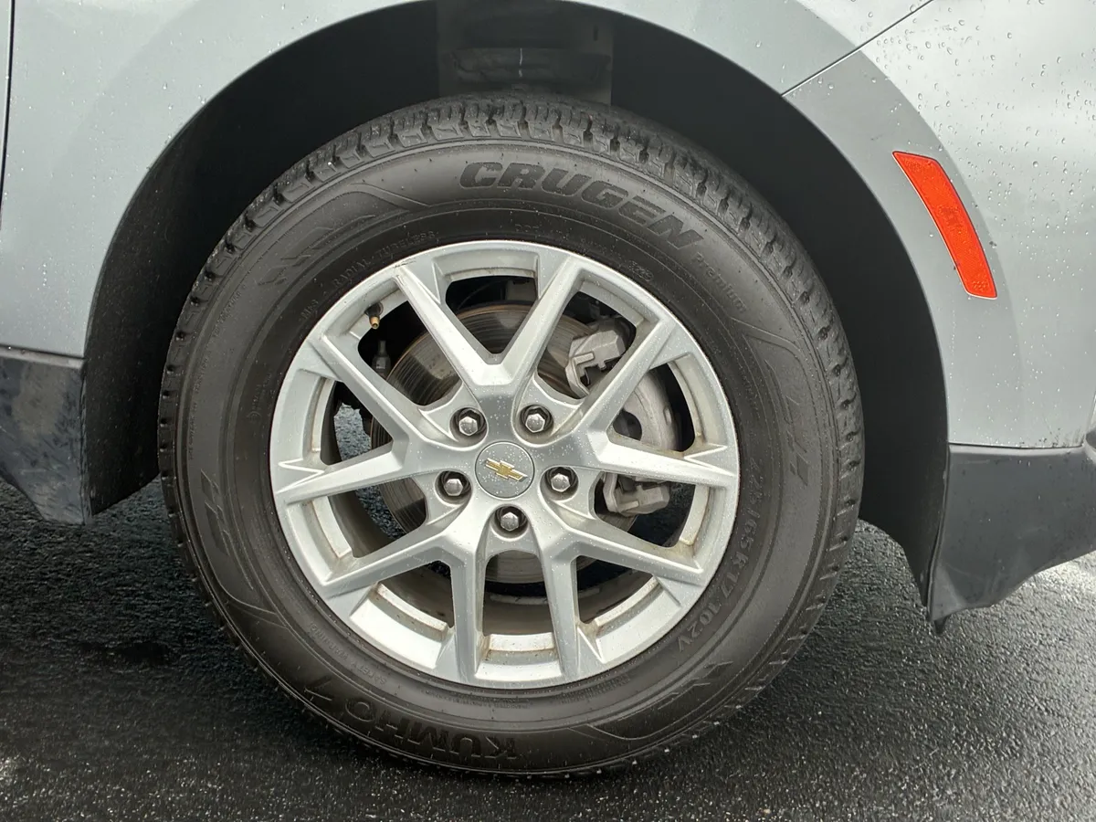 2024 Chevrolet Equinox LT thumbnail 5