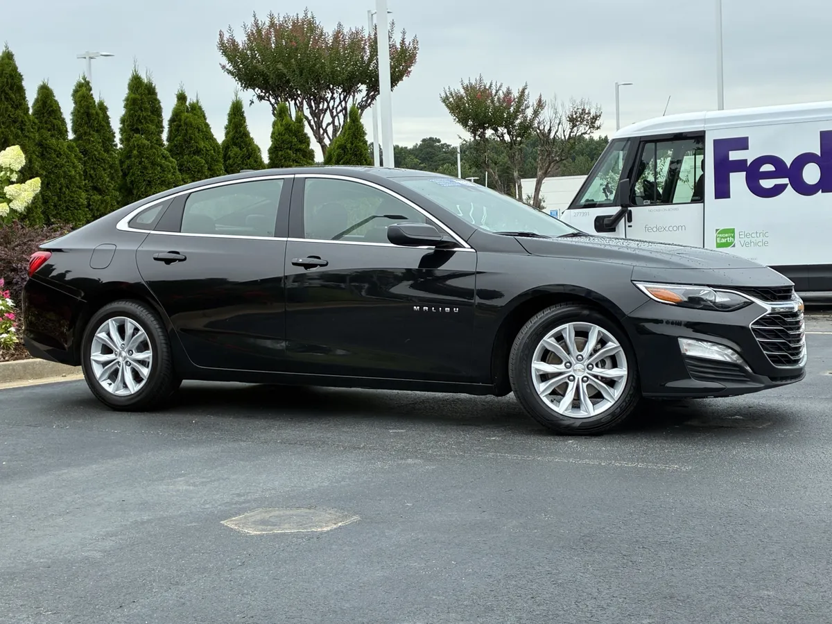 2024 Chevrolet Malibu 1LT thumbnail 2