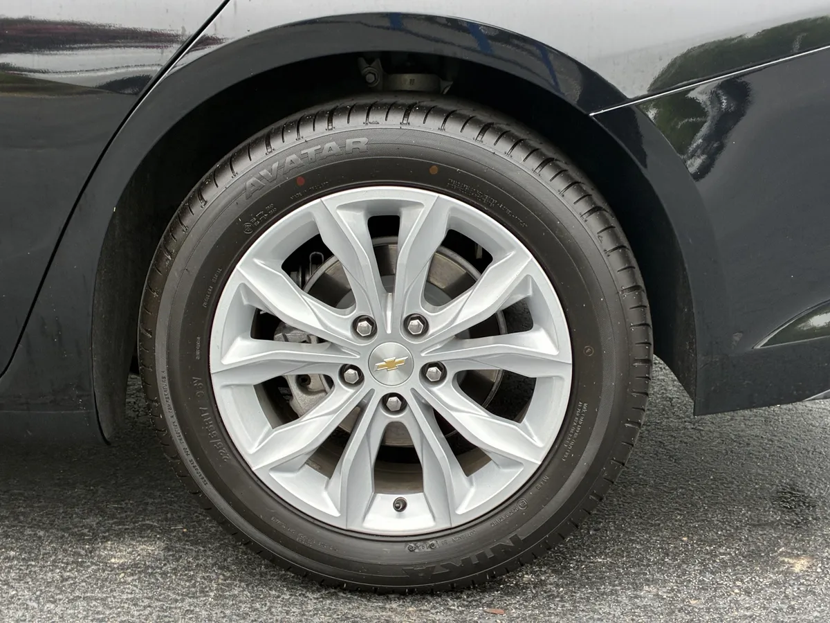 2024 Chevrolet Malibu 1LT thumbnail 9