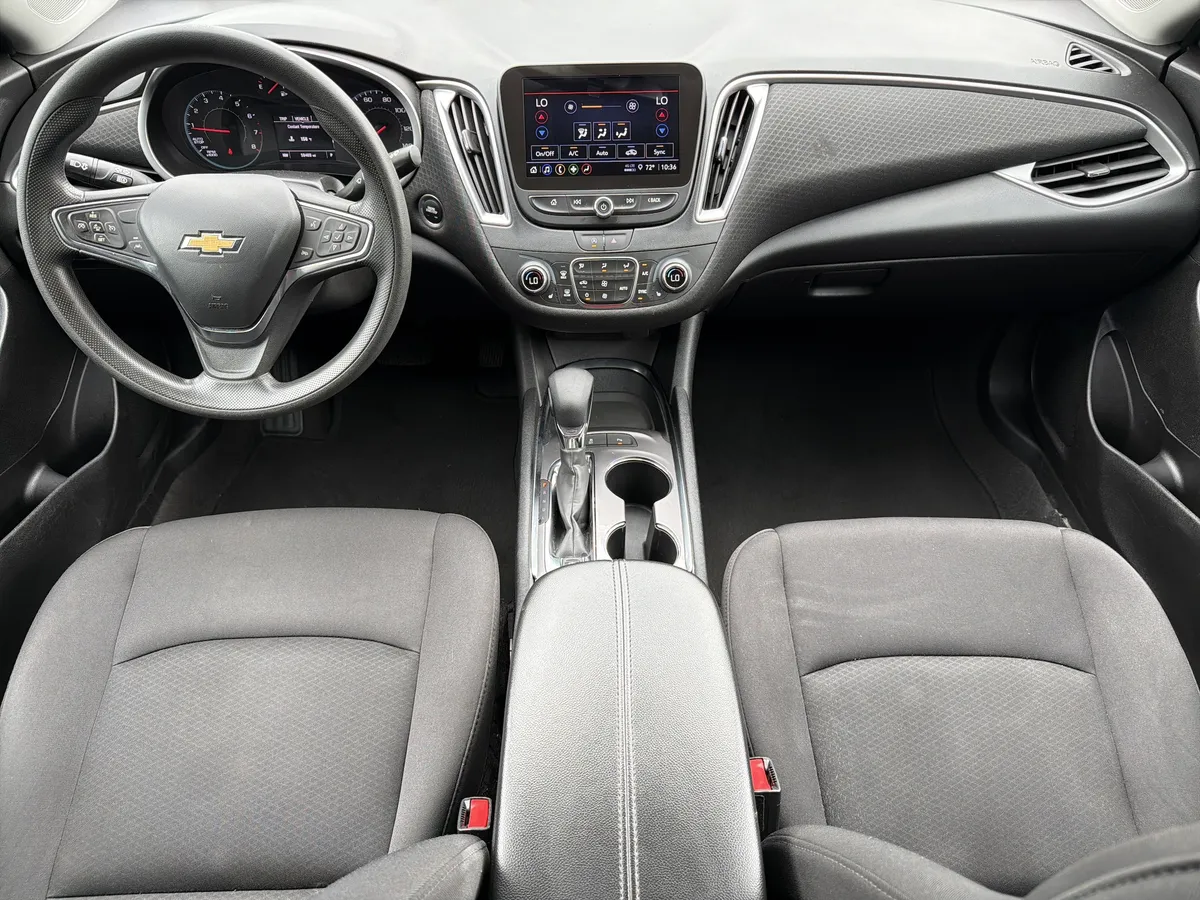 2024 Chevrolet Malibu 1LT thumbnail 2