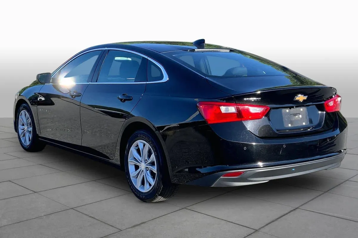 2024 Chevrolet Malibu LT thumbnail 12