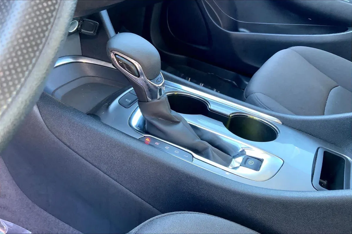 2024 Chevrolet Malibu LT thumbnail 16