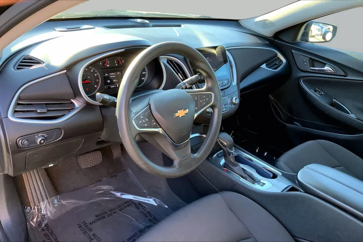 2024 Chevrolet Malibu LT thumbnail 17