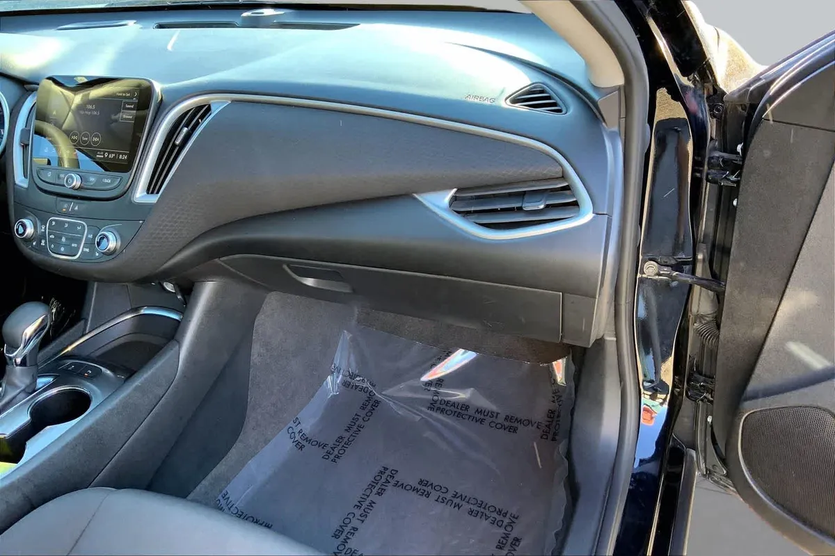 2024 Chevrolet Malibu LT thumbnail 18