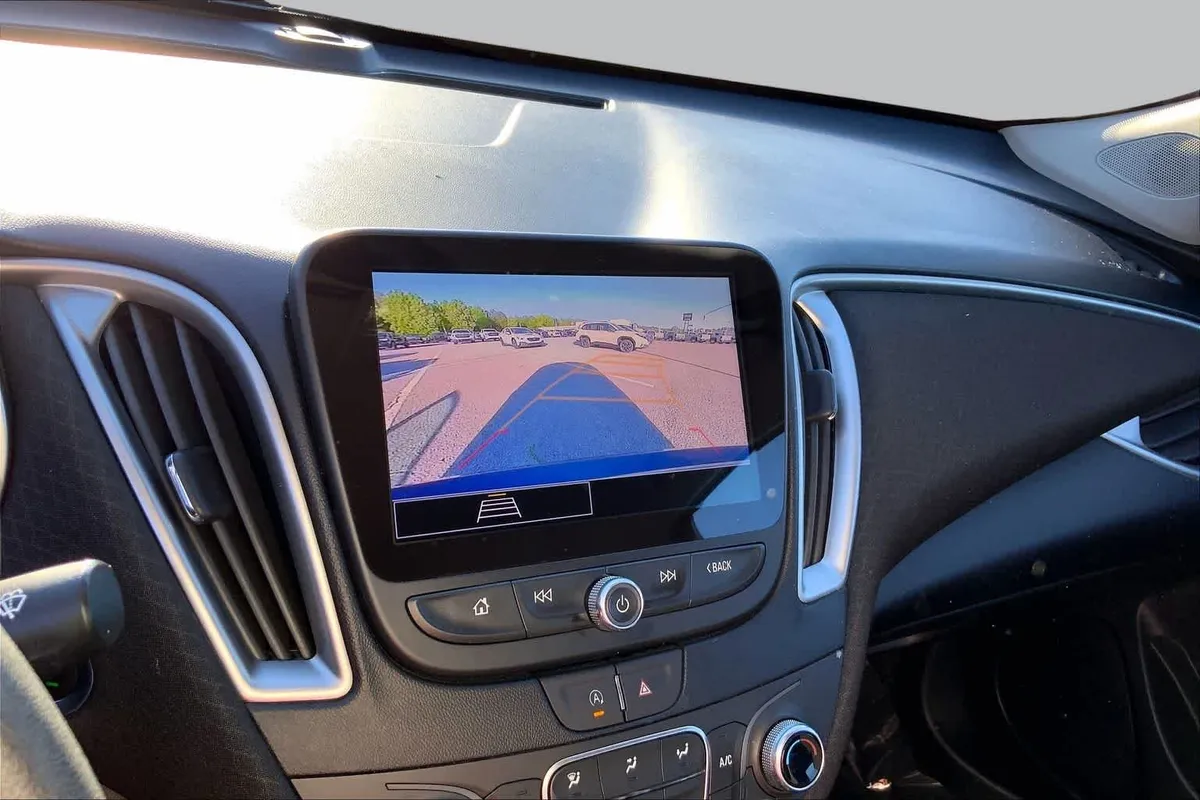 2024 Chevrolet Malibu LT thumbnail 28