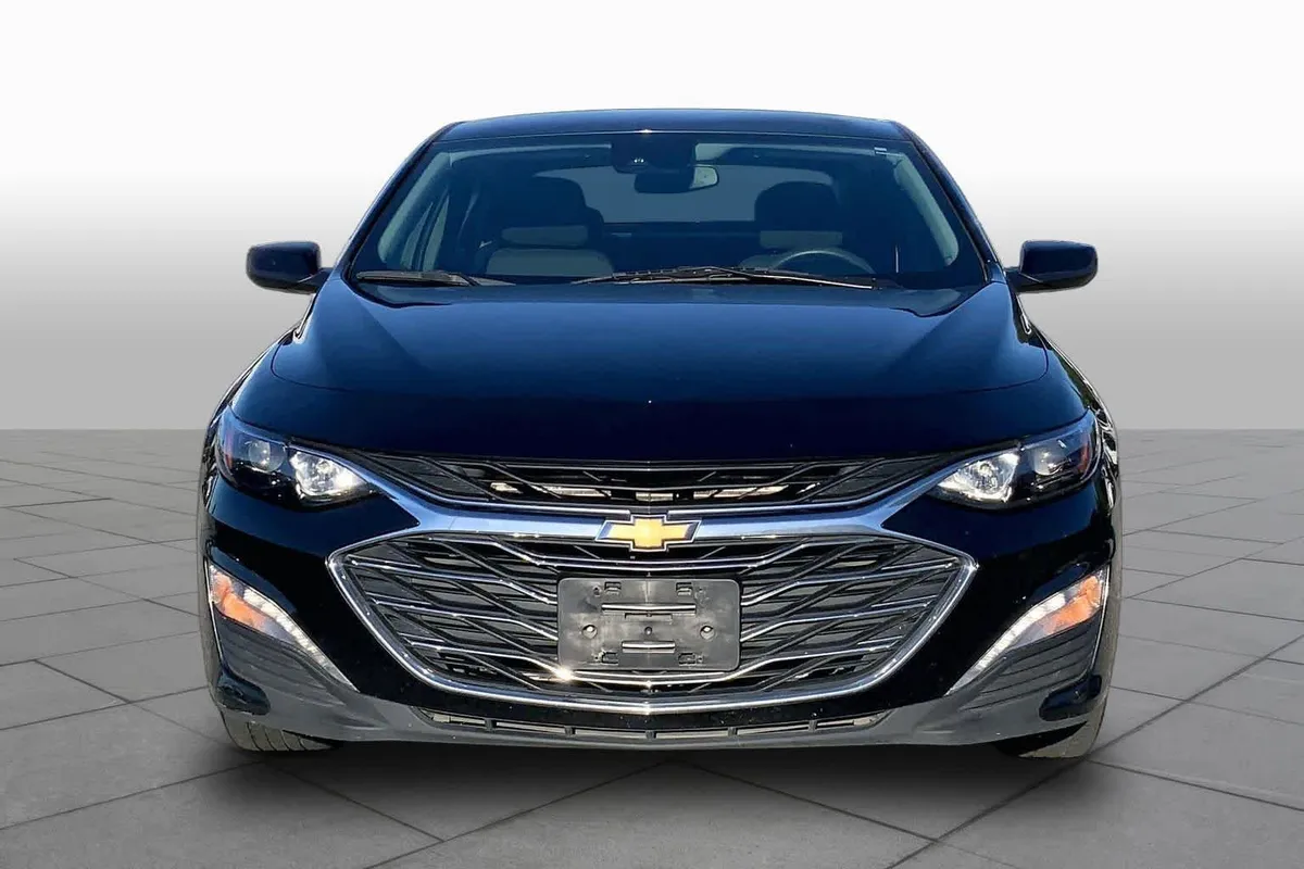 2024 Chevrolet Malibu LT thumbnail 4