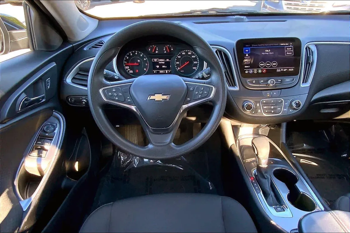 2024 Chevrolet Malibu LT thumbnail 6
