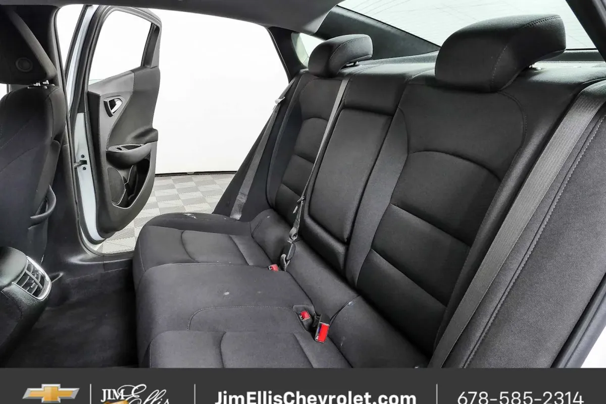 2024 Chevrolet Malibu LT thumbnail 18