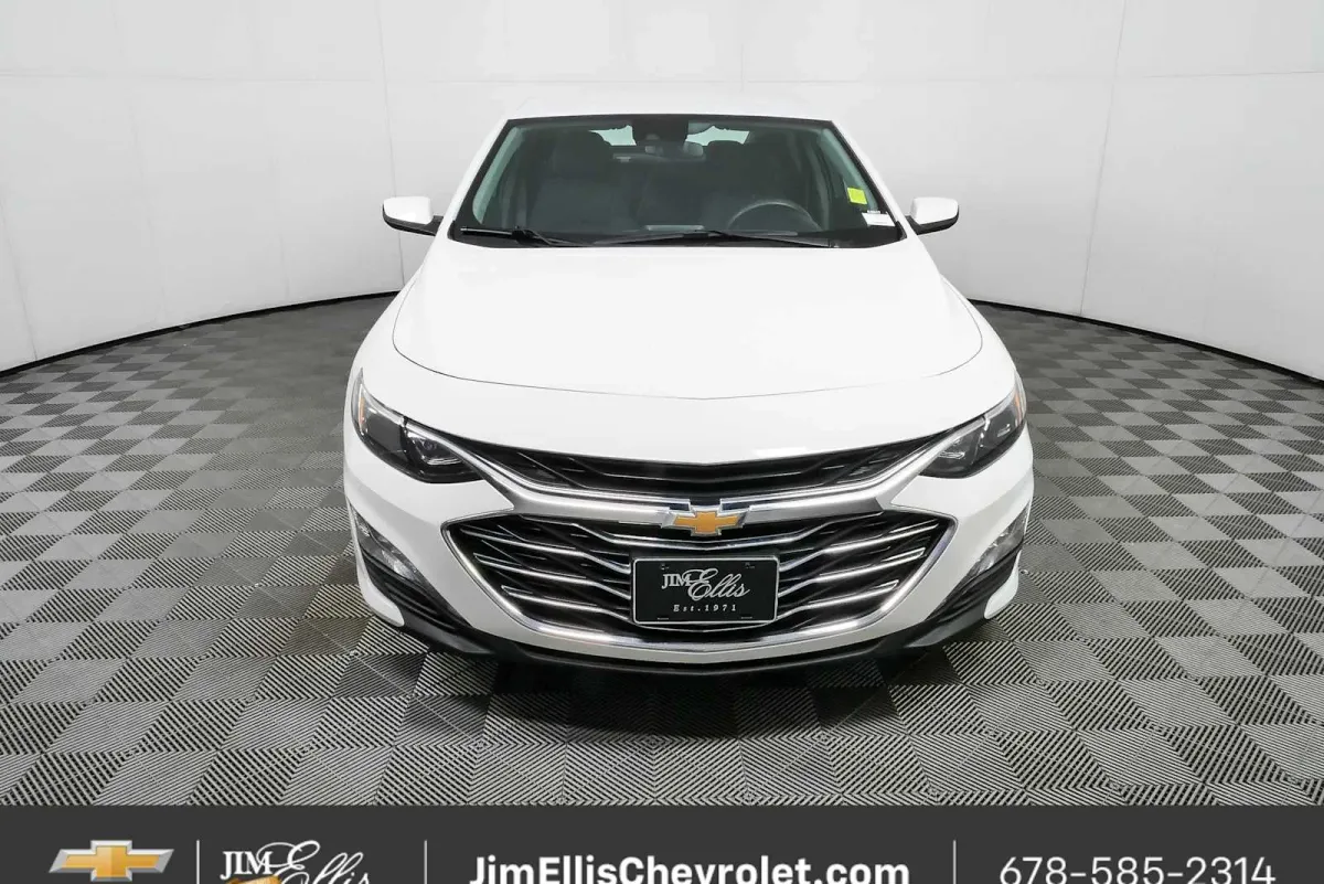 2024 Chevrolet Malibu LT thumbnail 32