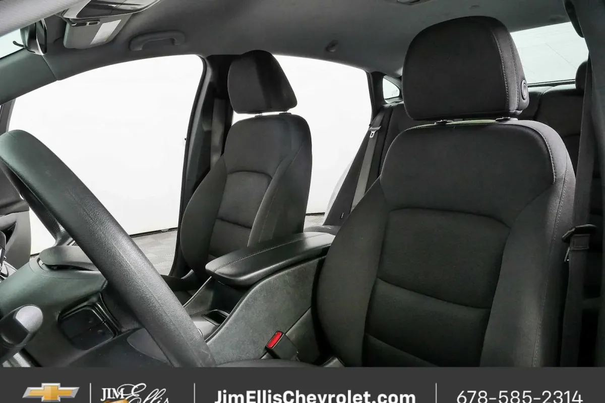 2024 Chevrolet Malibu LT thumbnail 5