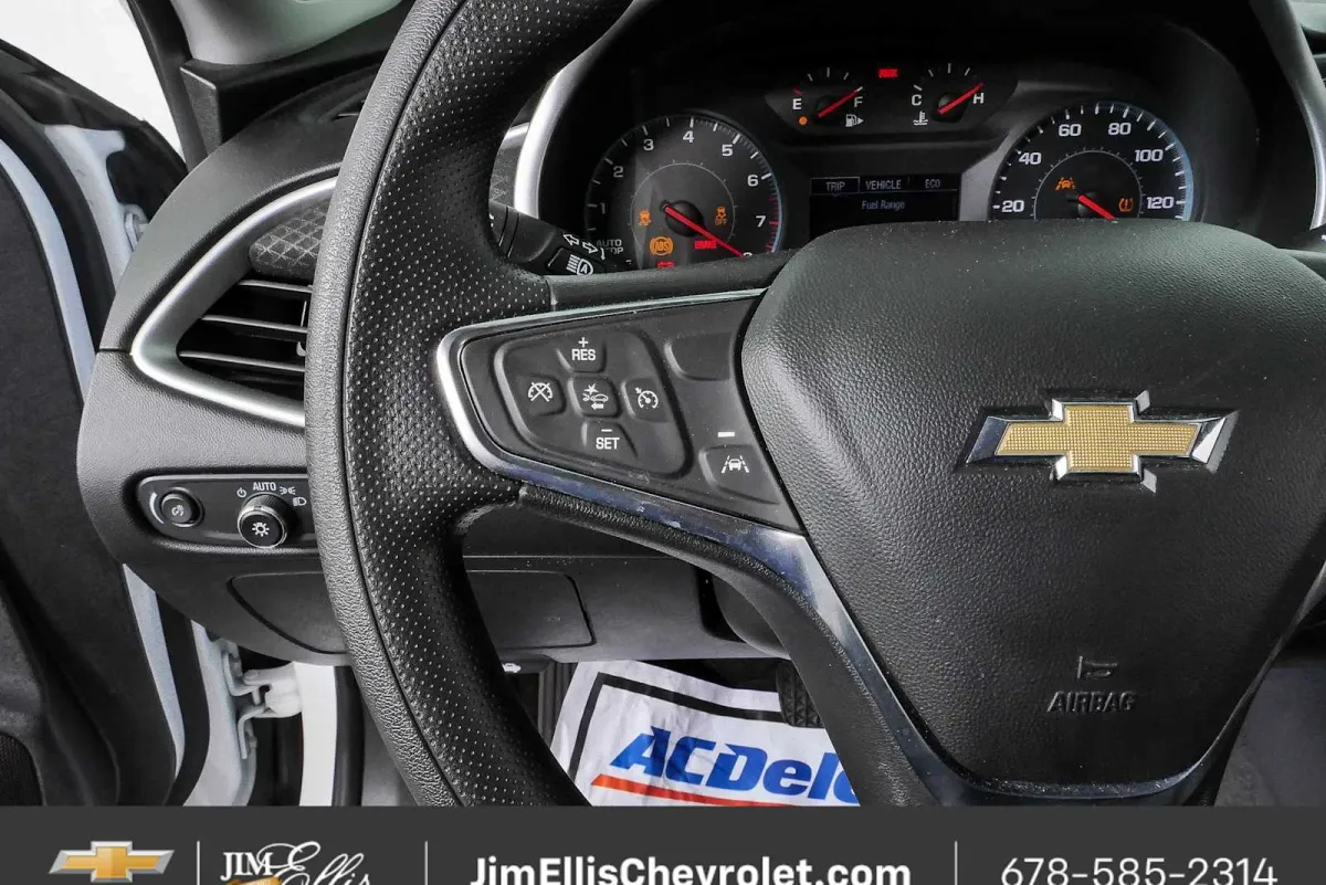 2024 Chevrolet Malibu LT thumbnail 9