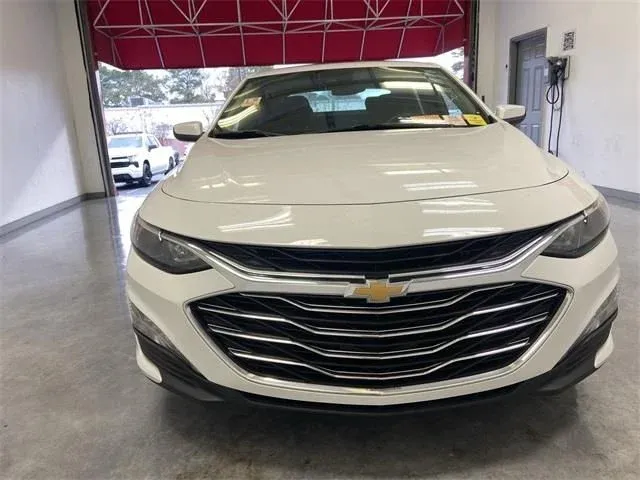 2024 Chevrolet Malibu LT thumbnail 12