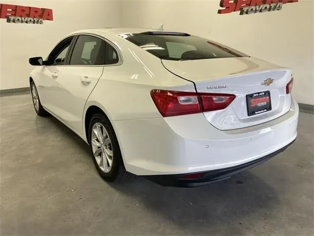 2024 Chevrolet Malibu LT thumbnail 15