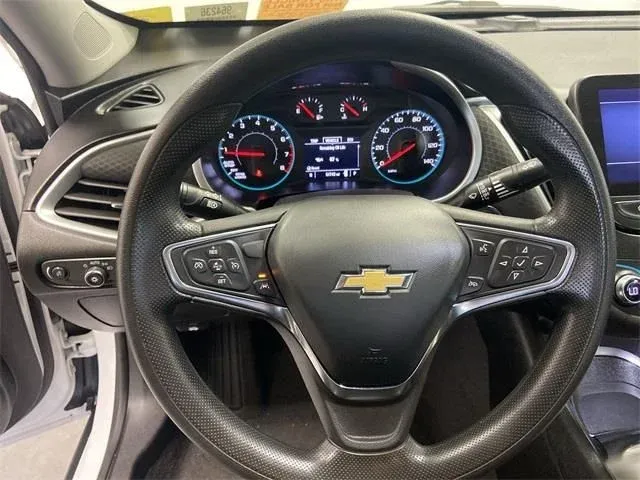 2024 Chevrolet Malibu LT thumbnail 23