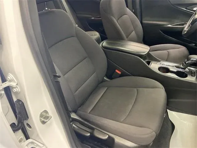 2024 Chevrolet Malibu LT thumbnail 33