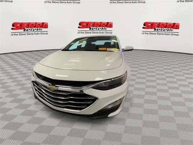 2024 Chevrolet Malibu LT thumbnail 4