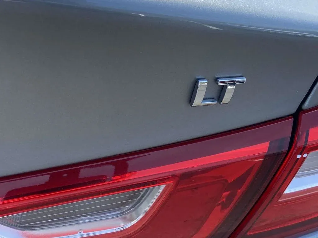 2024 Chevrolet Malibu LT thumbnail 11