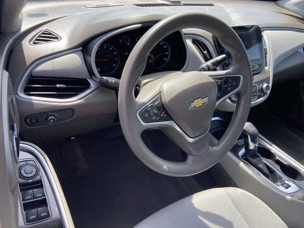 2024 Chevrolet Malibu LT thumbnail 13