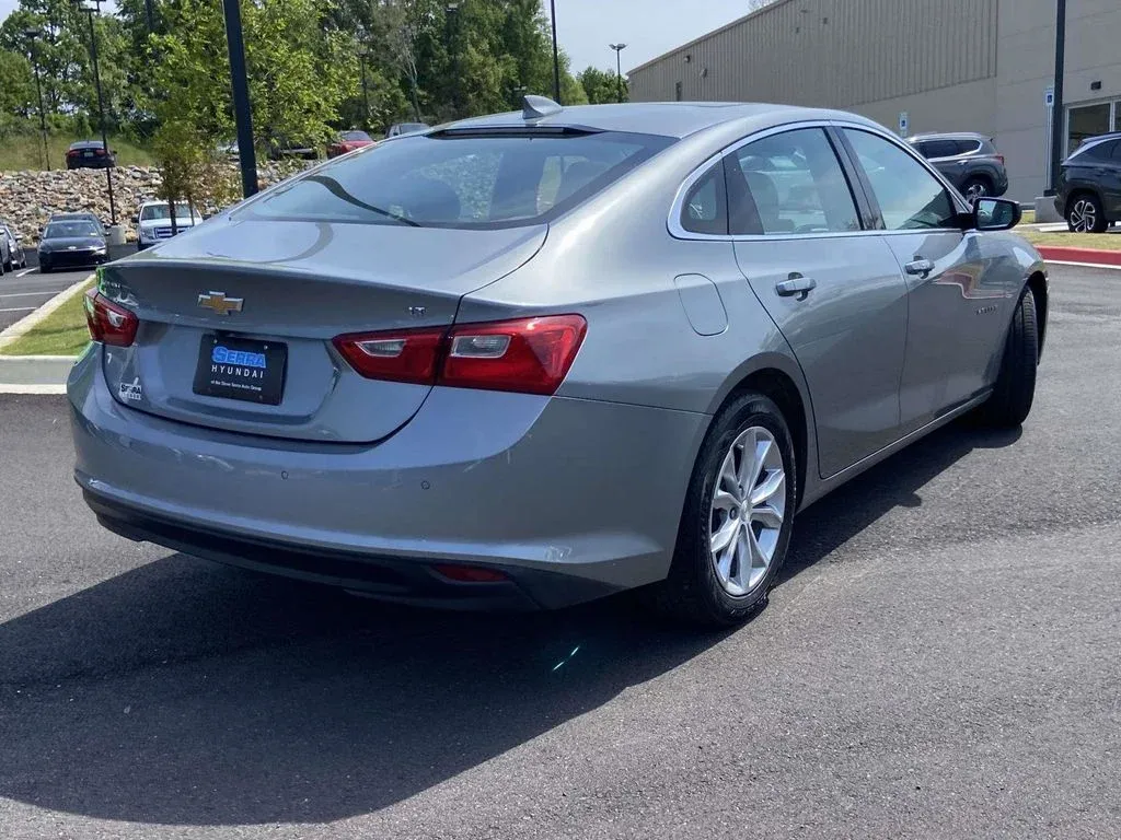 2024 Chevrolet Malibu LT thumbnail 3