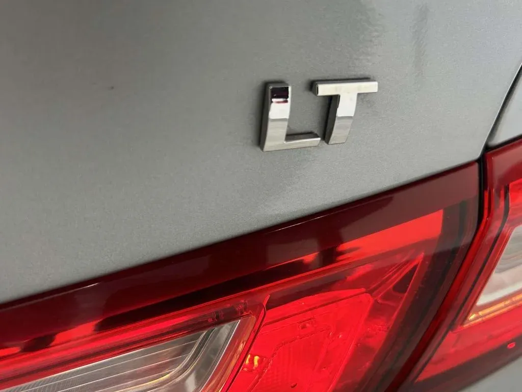 2024 Chevrolet Malibu LT thumbnail 11