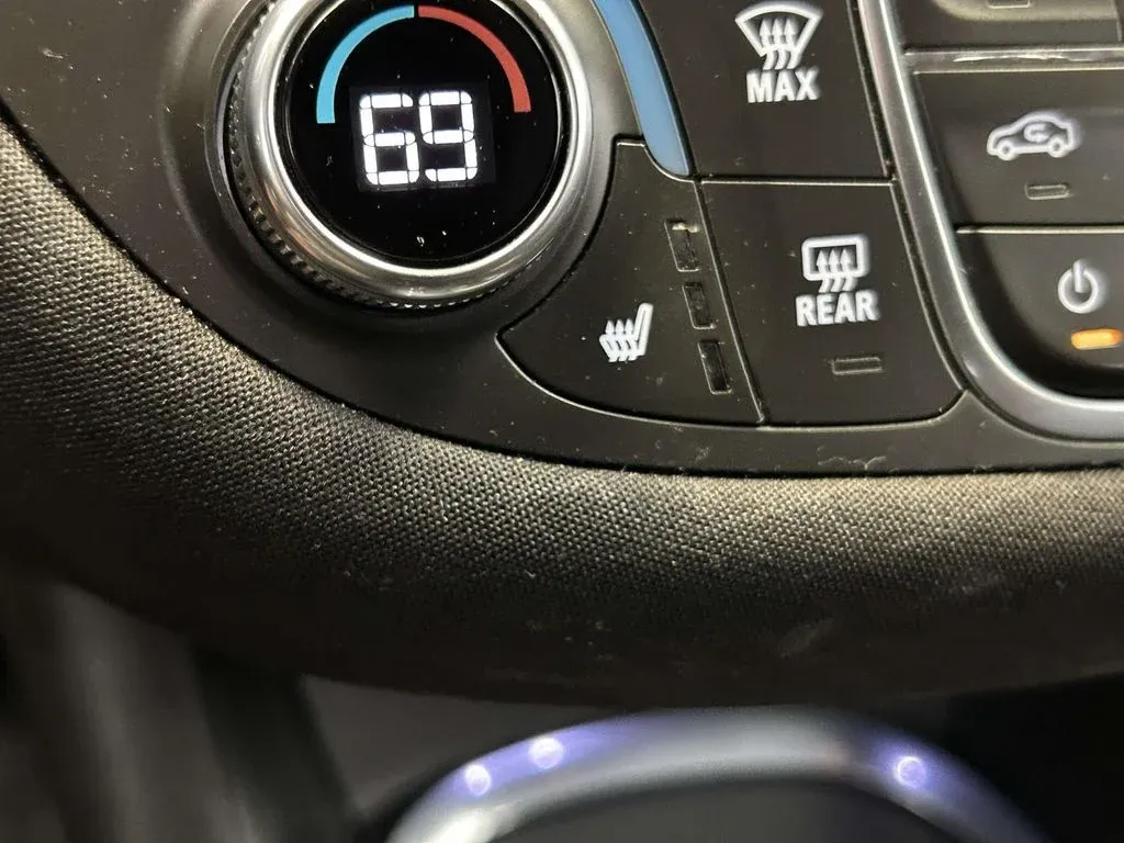 2024 Chevrolet Malibu LT thumbnail 23