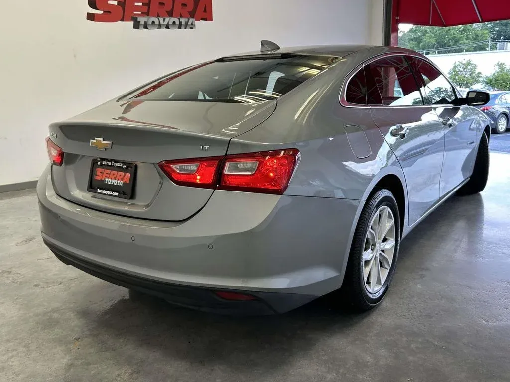 2024 Chevrolet Malibu LT thumbnail 3