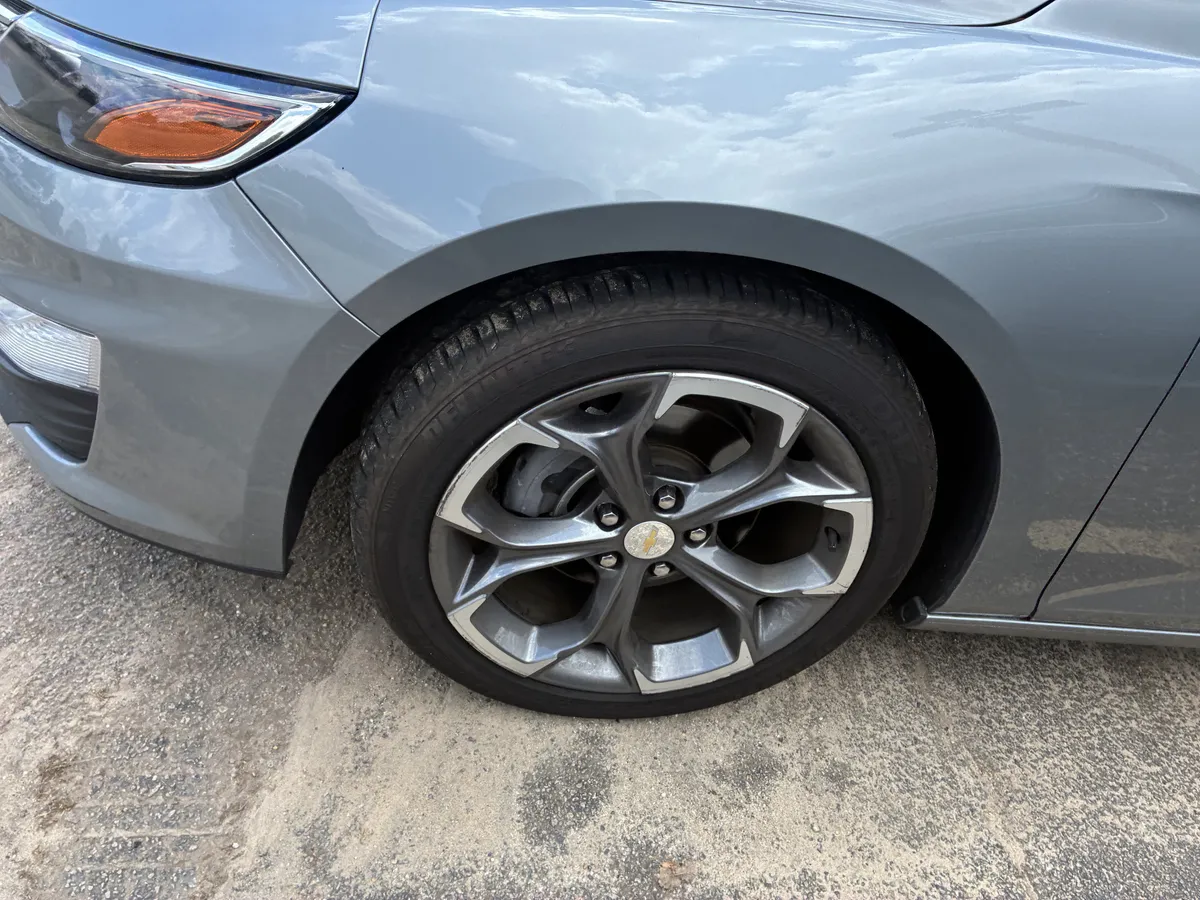 2024 Chevrolet Malibu LT thumbnail 4