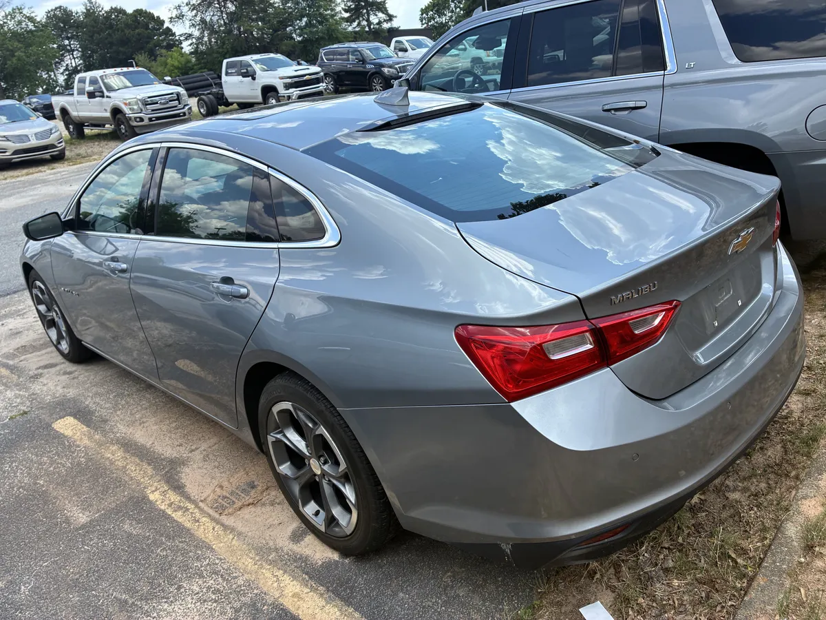 2024 Chevrolet Malibu LT thumbnail 5