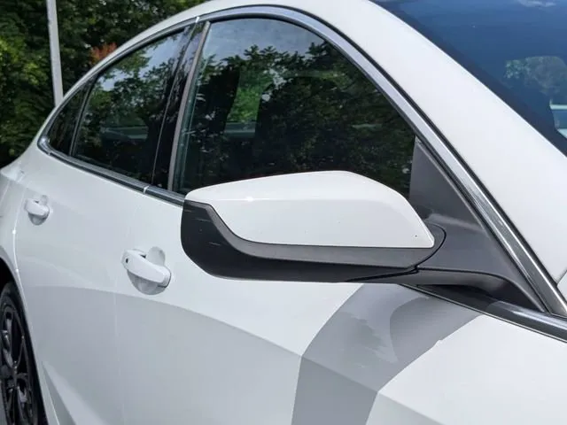 2024 Chevrolet Malibu LT thumbnail 12