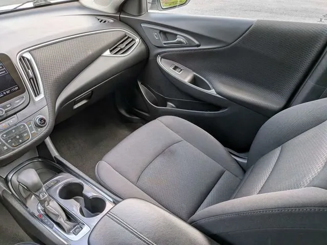 2024 Chevrolet Malibu LT thumbnail 15