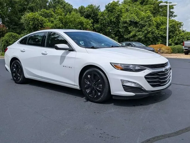 2024 Chevrolet Malibu LT thumbnail 2