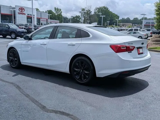 2024 Chevrolet Malibu LT thumbnail 4