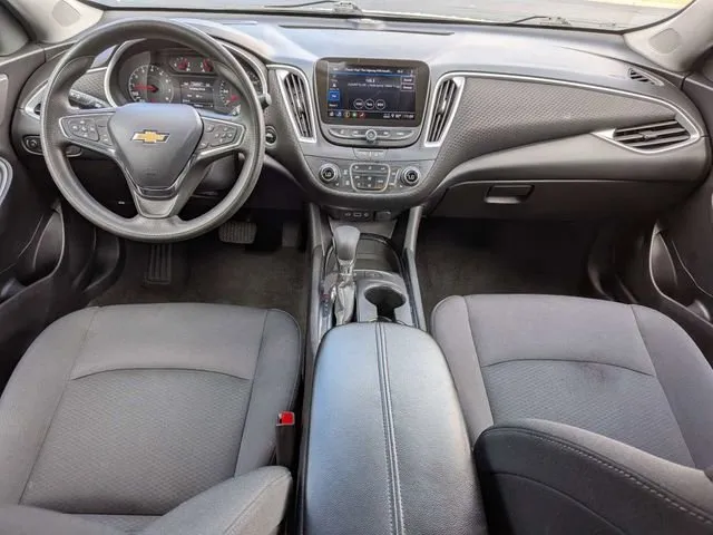 2024 Chevrolet Malibu LT thumbnail 6