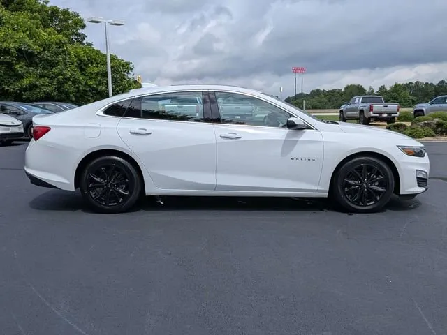2024 Chevrolet Malibu LT thumbnail 8